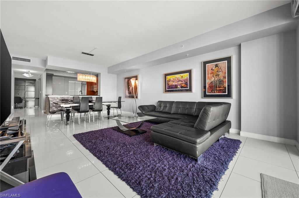 3000 Oasis Grand BLVD # 2103