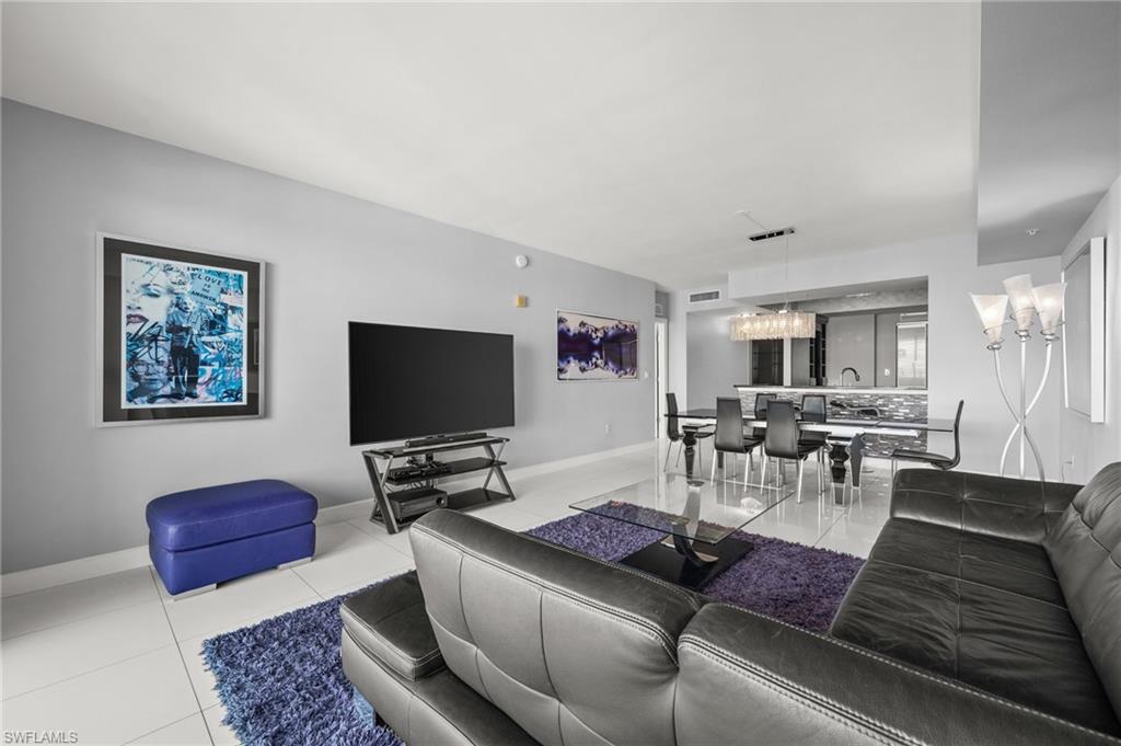 3000 Oasis Grand BLVD # 2103