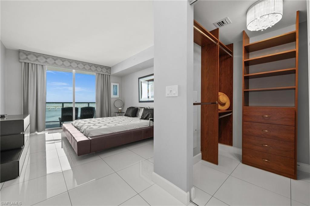 3000 Oasis Grand BLVD # 2103