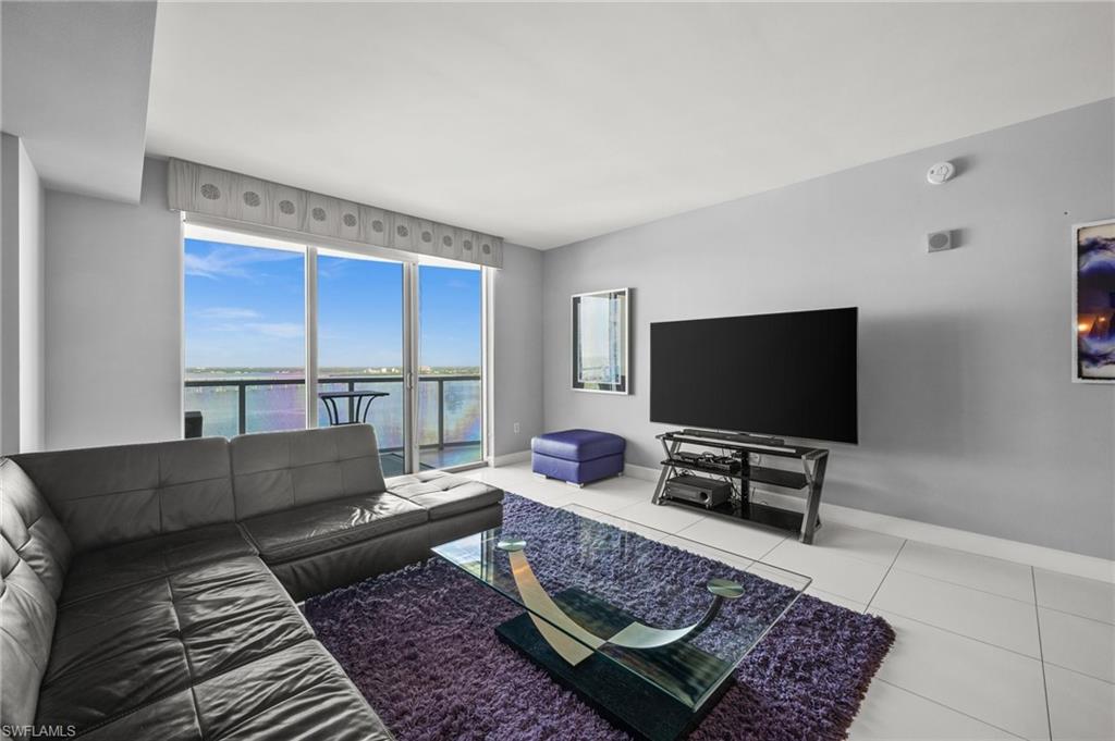 3000 Oasis Grand BLVD # 2103
