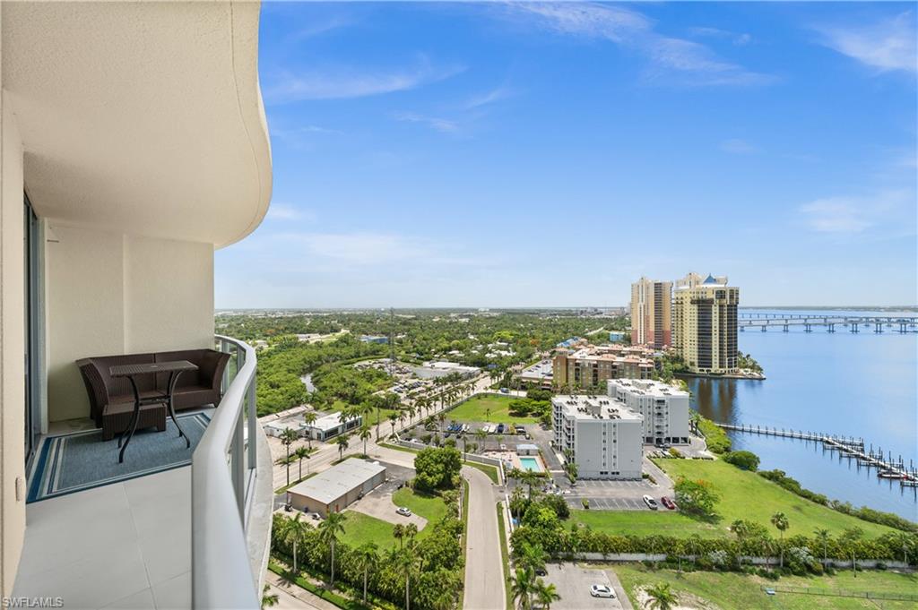3000 Oasis Grand BLVD # 2103