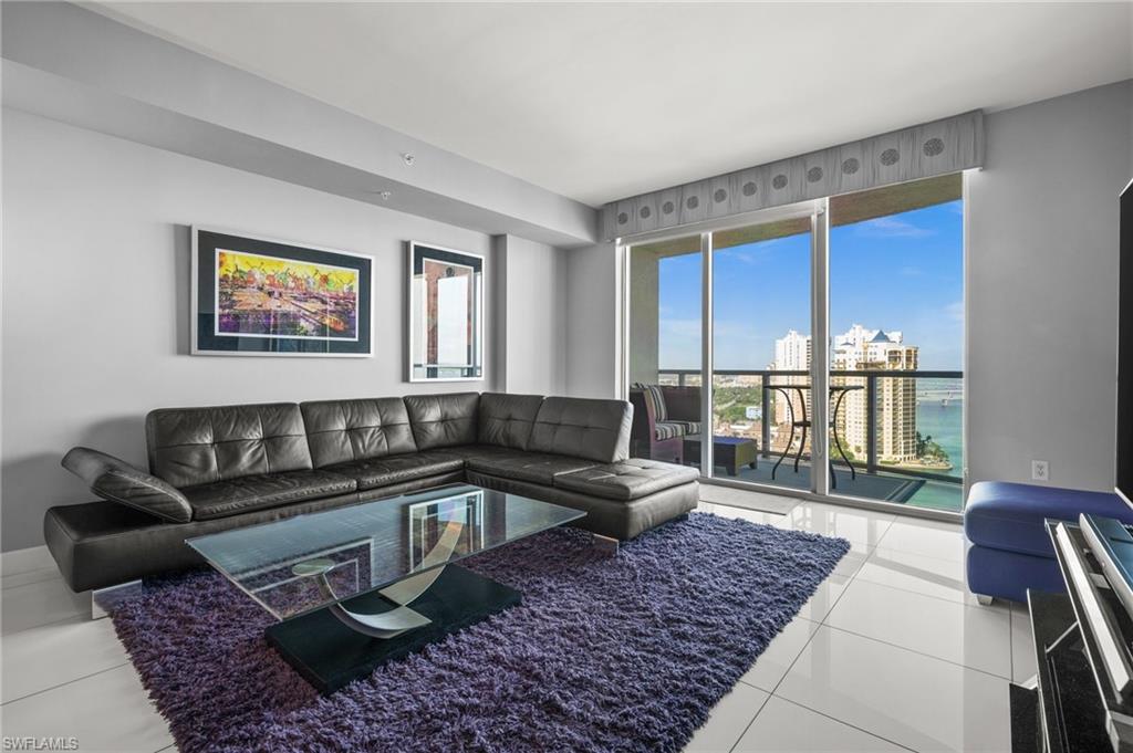 3000 Oasis Grand BLVD # 2103