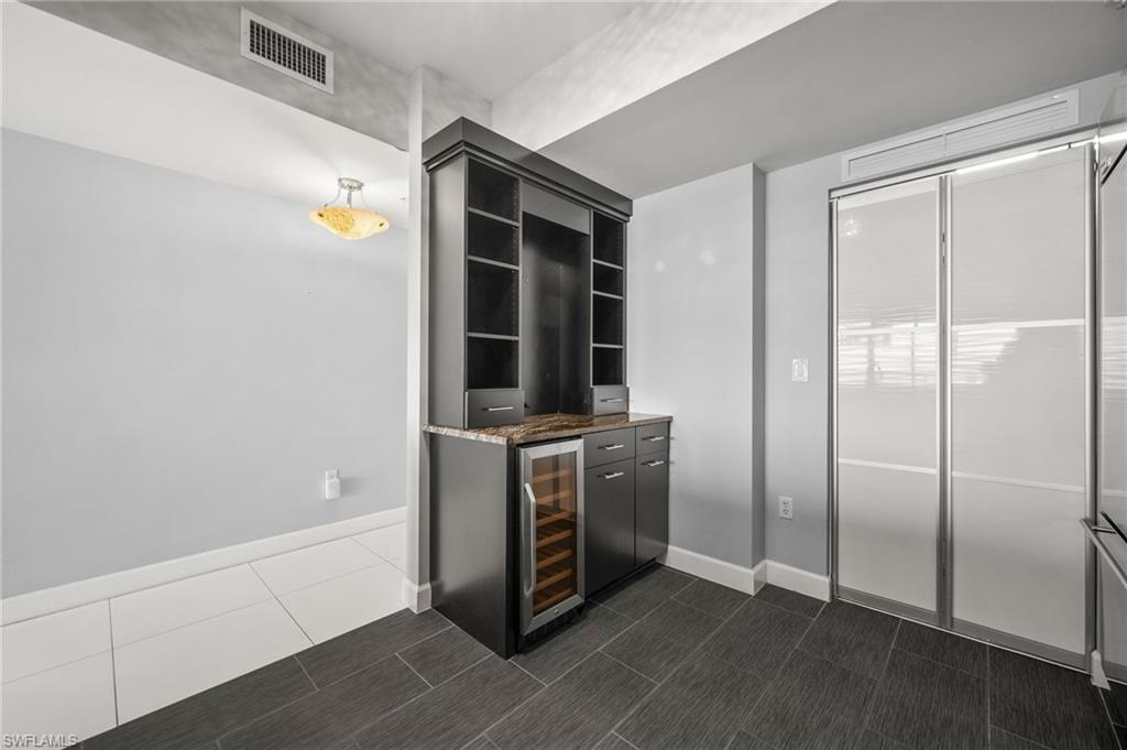3000 Oasis Grand BLVD # 2103