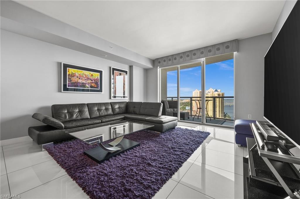 3000 Oasis Grand BLVD # 2103