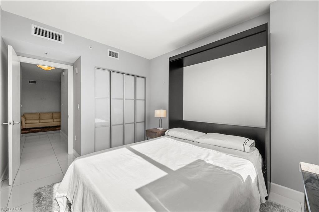 3000 Oasis Grand BLVD # 2103