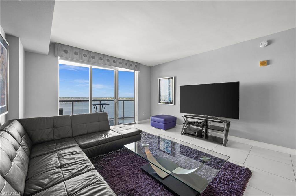 3000 Oasis Grand BLVD # 2103