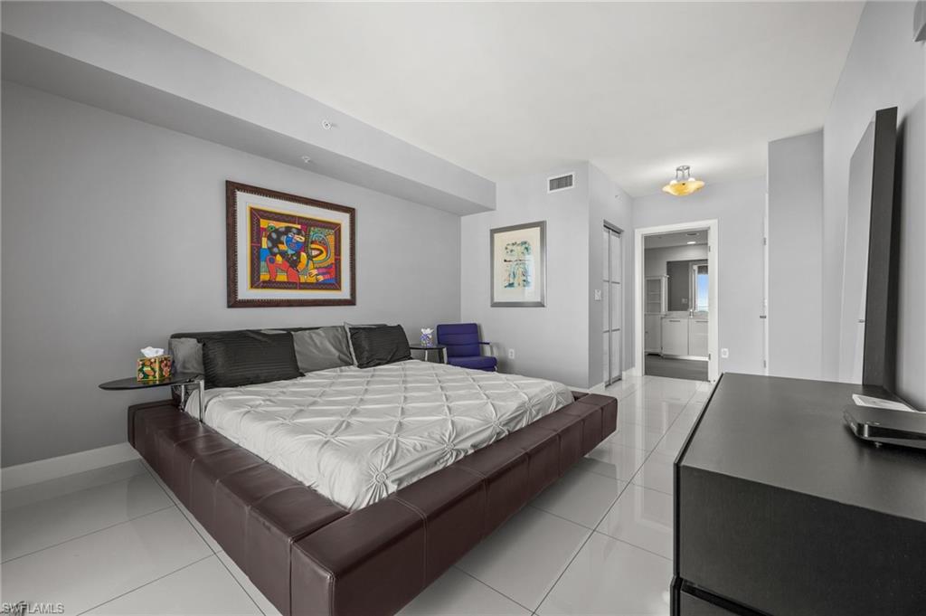 3000 Oasis Grand BLVD # 2103