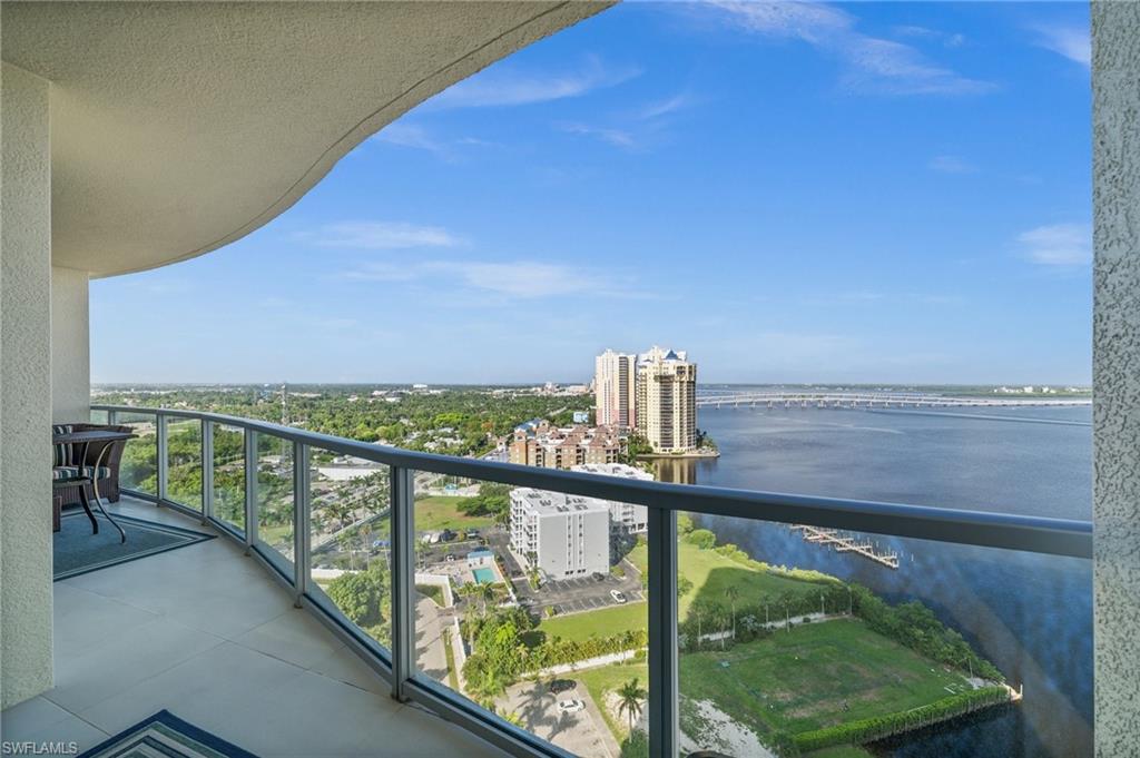 3000 Oasis Grand BLVD # 2103