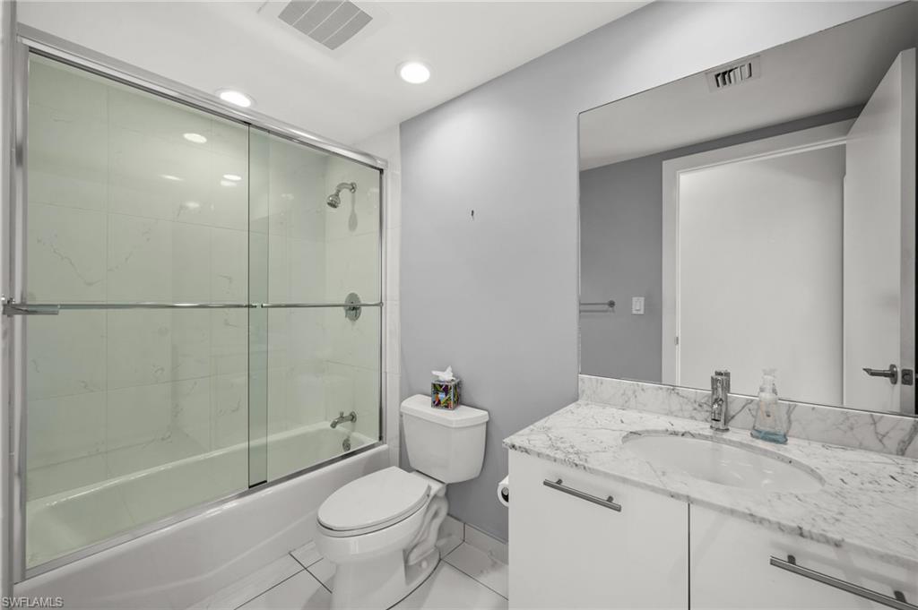 3000 Oasis Grand BLVD # 2103