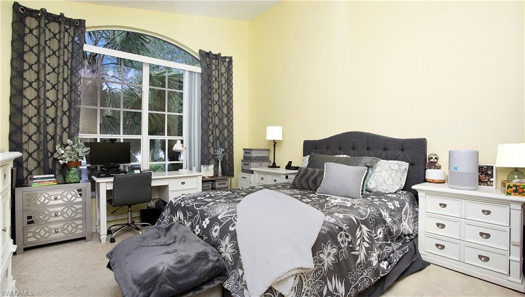96 Silver Oaks CIR # 202 Unit: 1-202