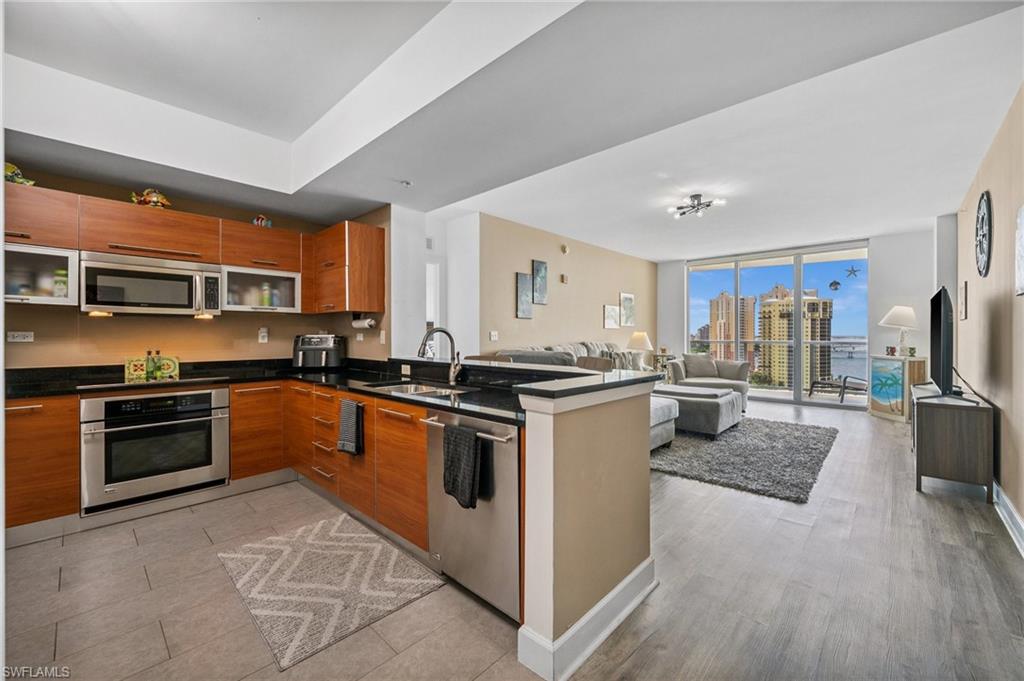3000 Oasis Grand BLVD # 1702