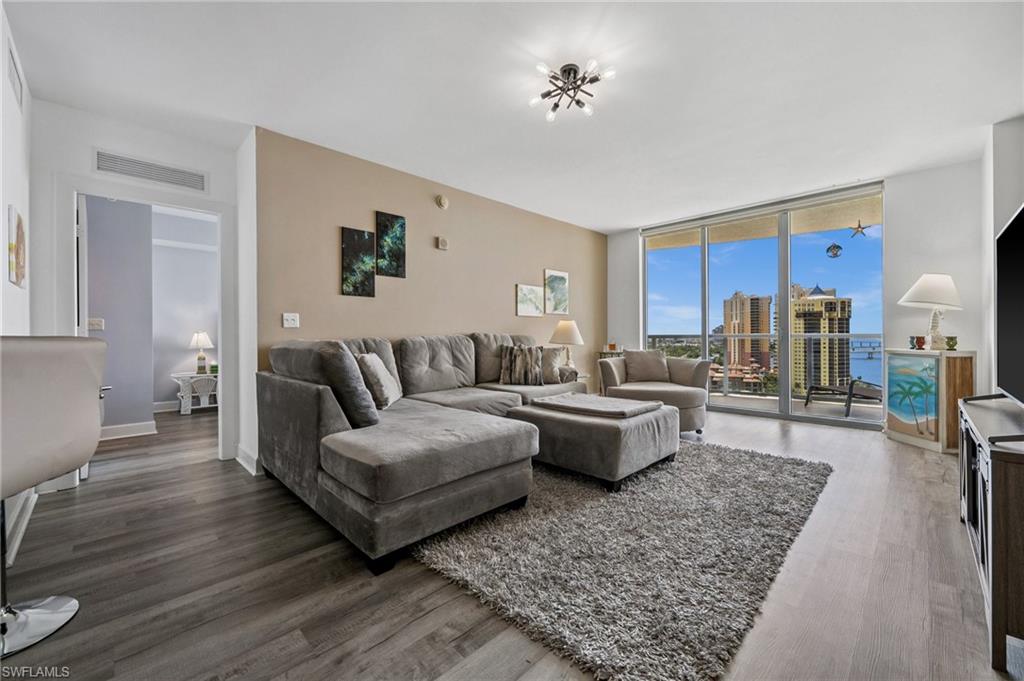 3000 Oasis Grand BLVD # 1702