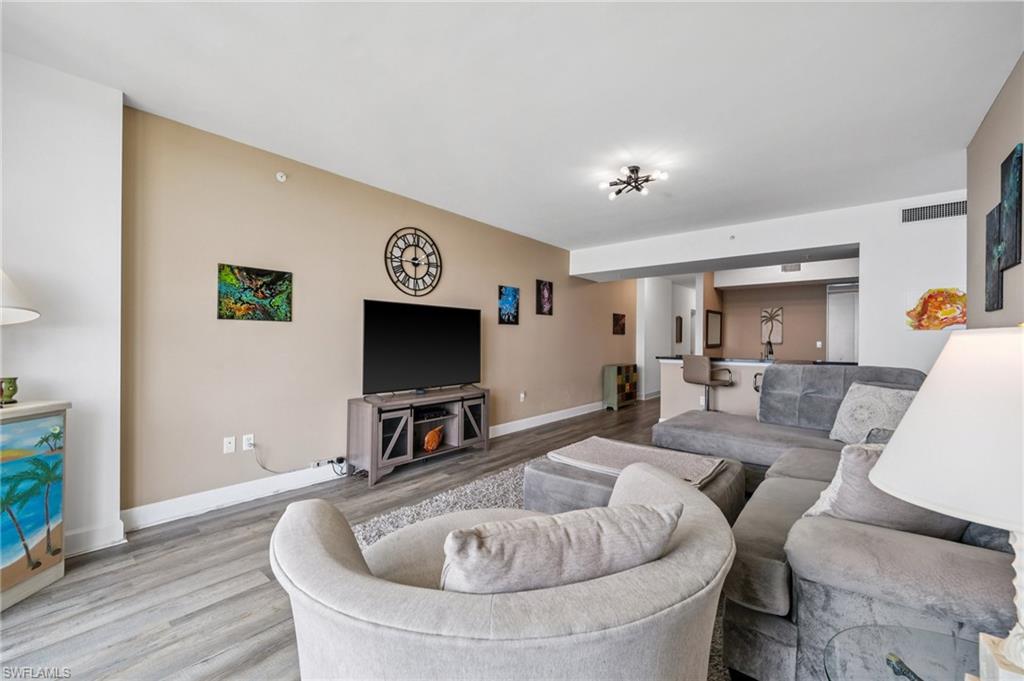 3000 Oasis Grand BLVD # 1702
