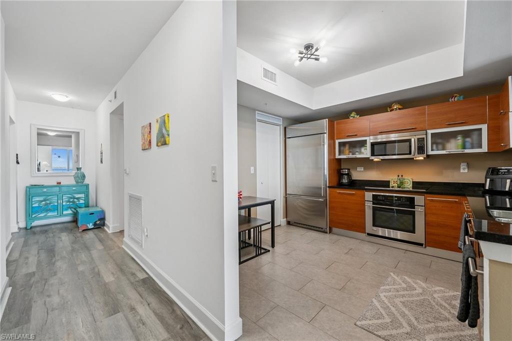 3000 Oasis Grand BLVD # 1702