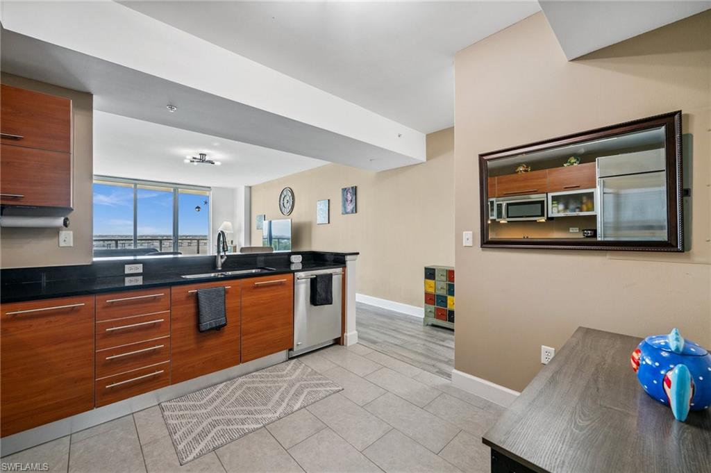 3000 Oasis Grand BLVD # 1702