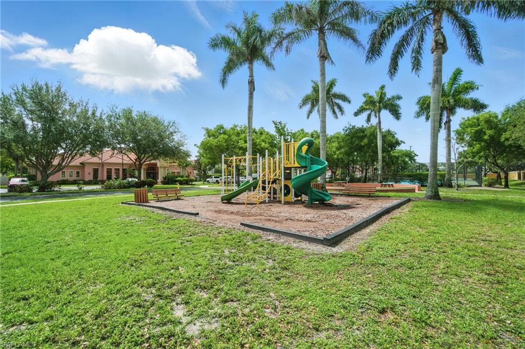 7585 Bristol CIR