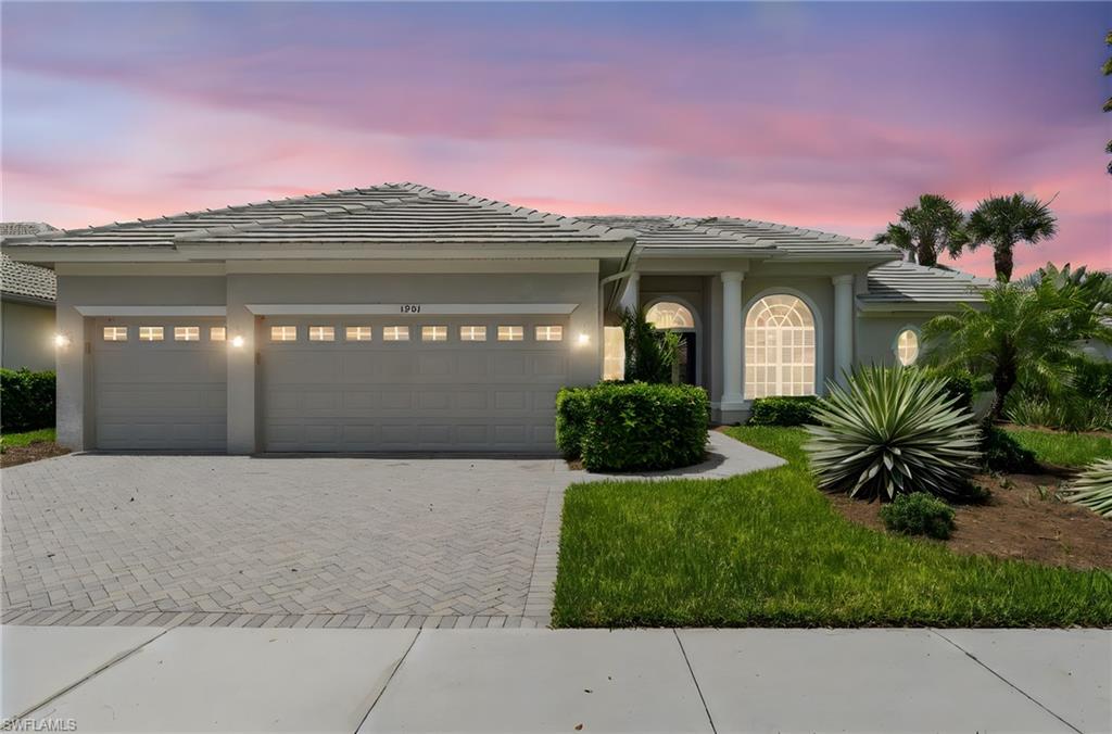 1901 Winding Oaks WAY