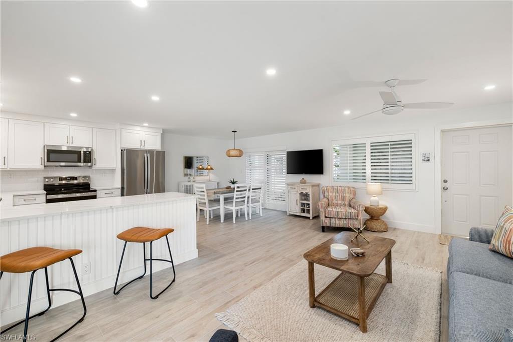 1950 Gulf Shore BLVD N # 114