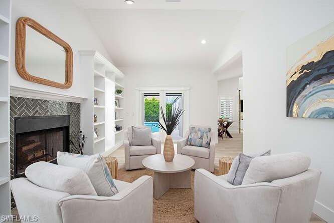265 Silverado DR