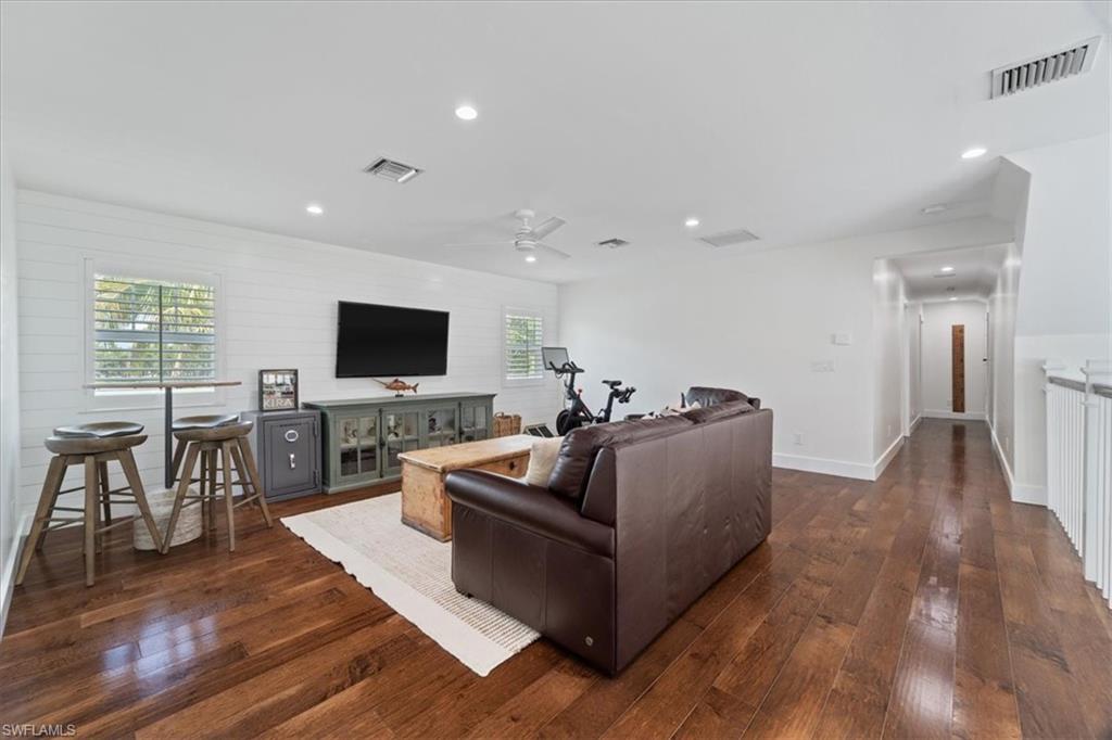2761 Ardisia LN
