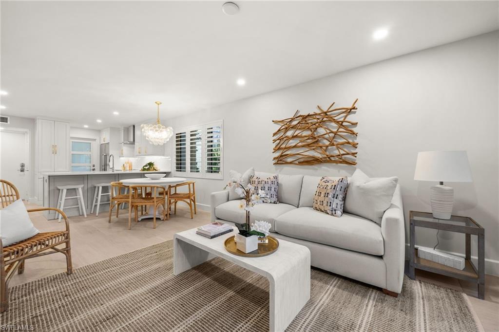 1300 Gulf Shore BLVD N # 109, NAPLES Unit: 109