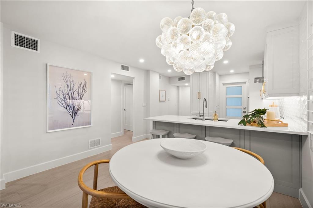 1300 Gulf Shore BLVD N # 109, NAPLES Unit: 109