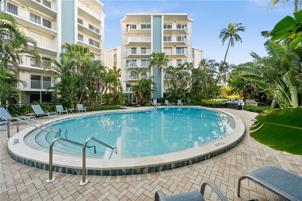 1300 Gulf Shore BLVD N # 109, NAPLES Unit: 109