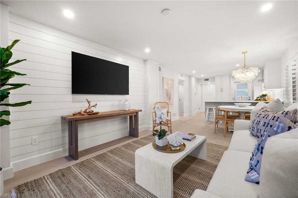 1300 Gulf Shore BLVD N # 109, NAPLES Unit: 109