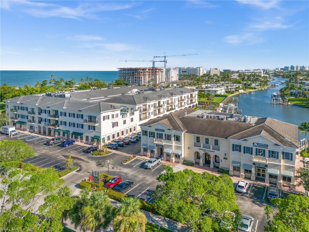 1300 Gulf Shore BLVD N # 109, NAPLES Unit: 109