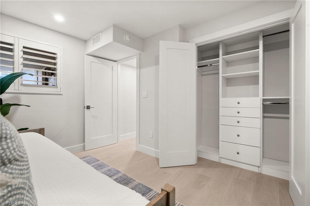 1300 Gulf Shore BLVD N # 109, NAPLES Unit: 109