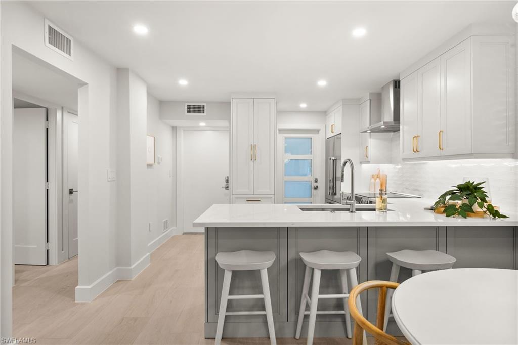 1300 Gulf Shore BLVD N # 109, NAPLES Unit: 109