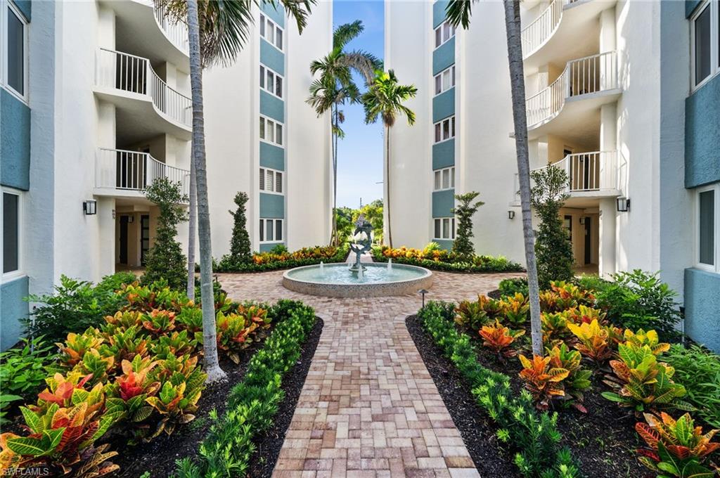 1300 Gulf Shore BLVD N # 109, NAPLES Unit: 109