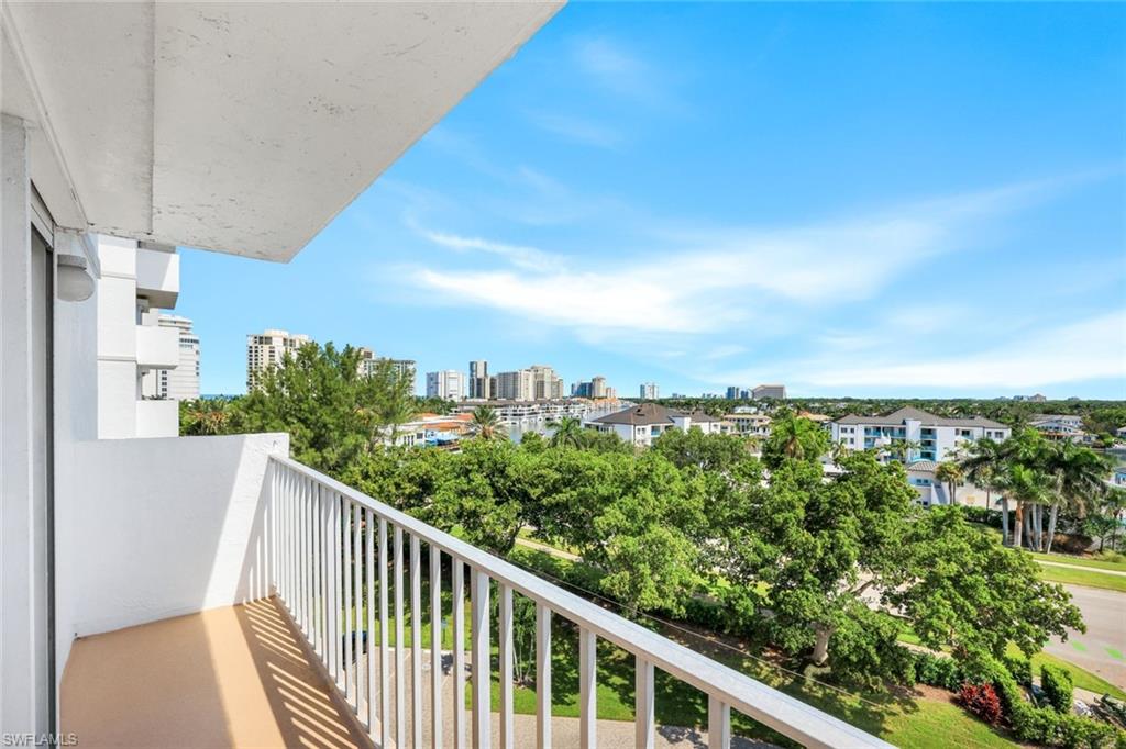 250 PARK SHORE DR # 601