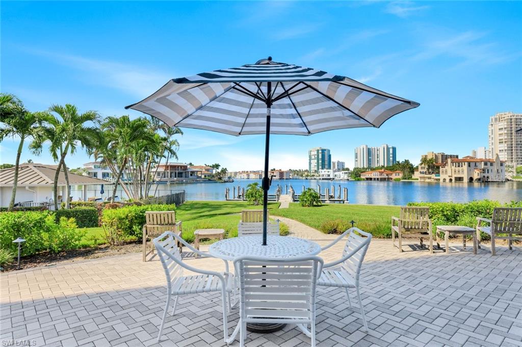 250 PARK SHORE DR # 601