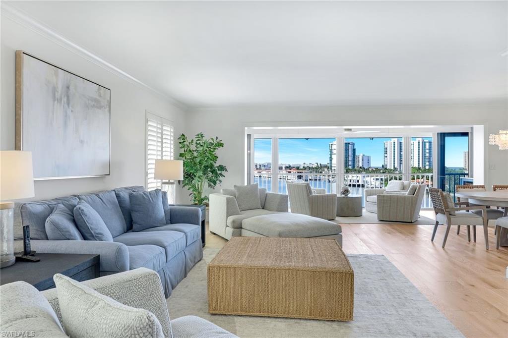 250 PARK SHORE DR # 601