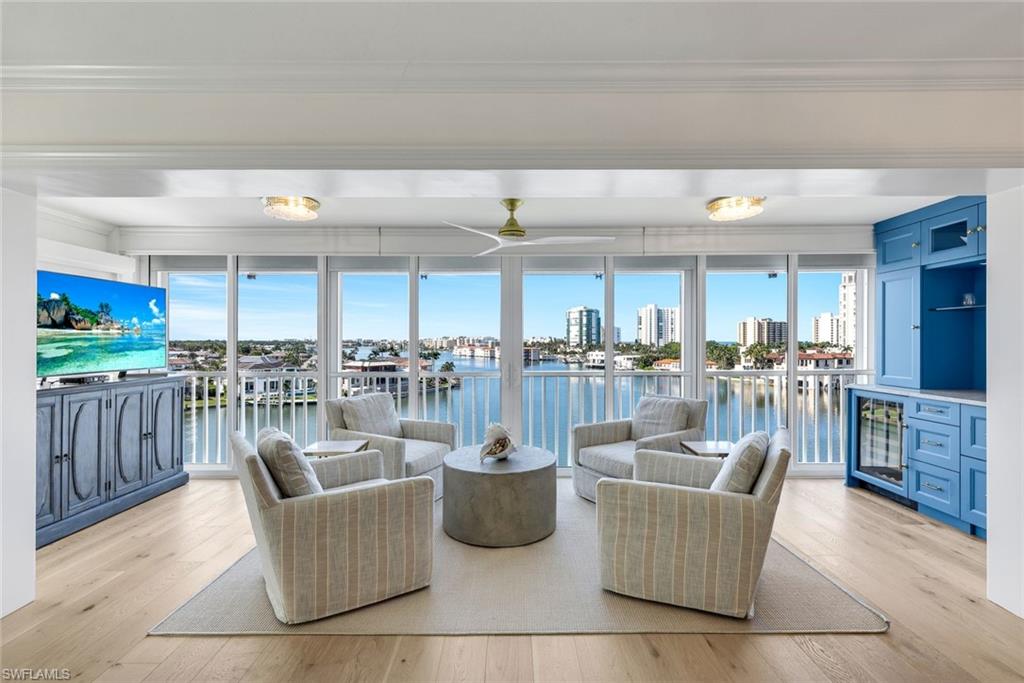 250 PARK SHORE DR # 601