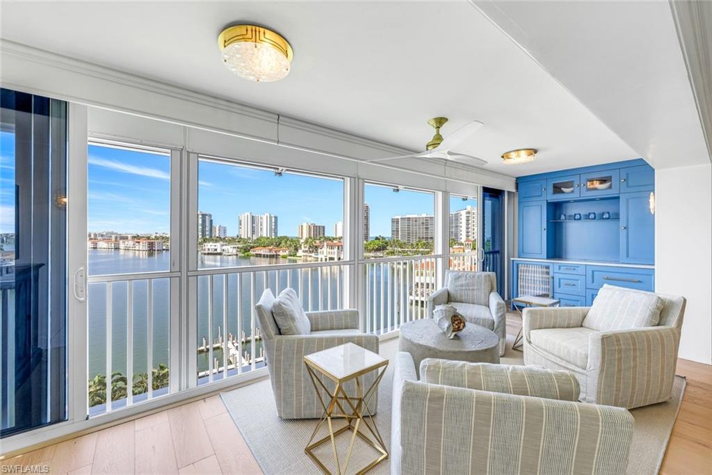 250 PARK SHORE DR # 601