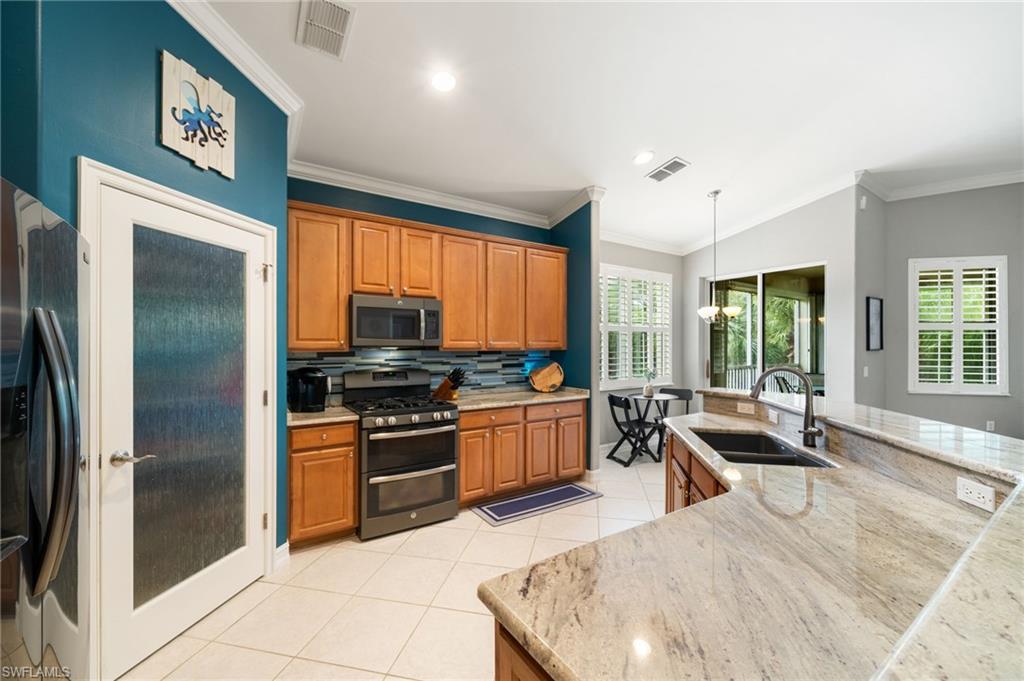 1630 Tarpon Bay DR S # 201
