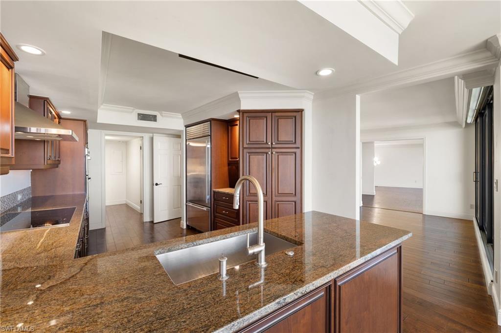 2355 Gulf Shore BLVD N # 903