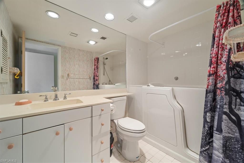 2171 Gulf Shore BLVD N # 701