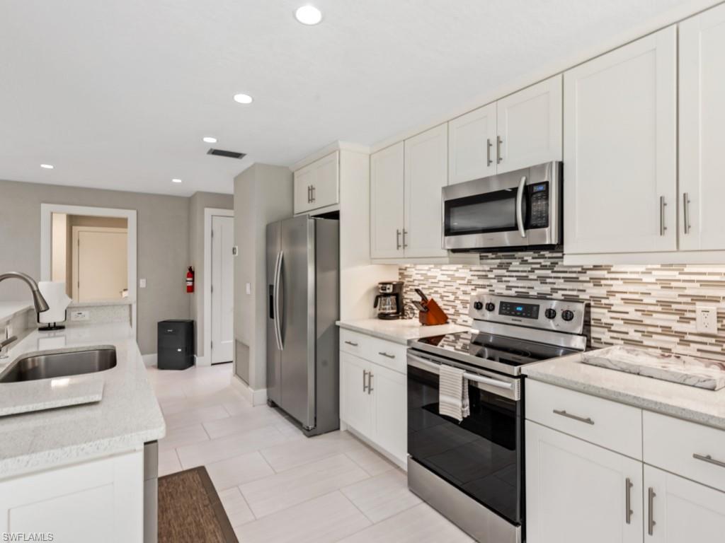291 W Flamingo CIR
