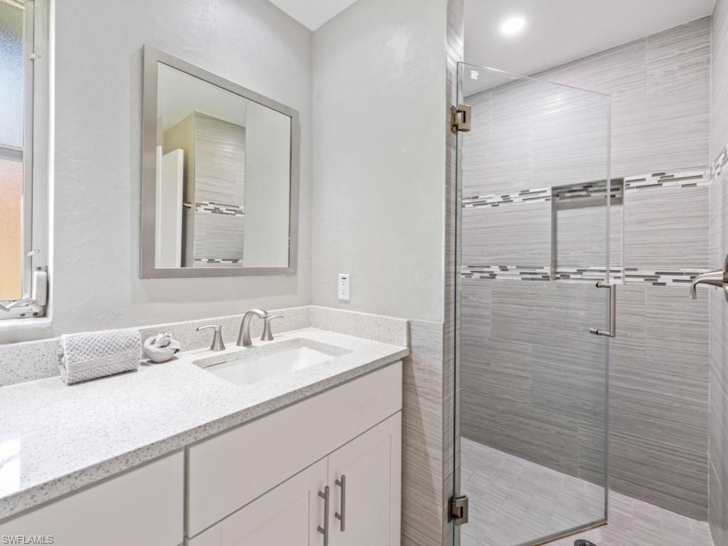 291 W Flamingo CIR