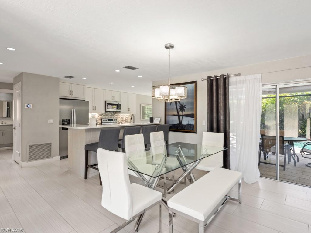 291 W Flamingo CIR