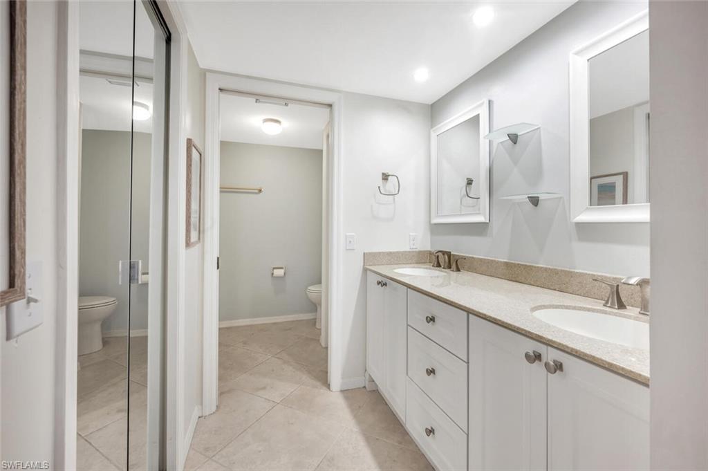7300 Saint Ives WAY # 5208