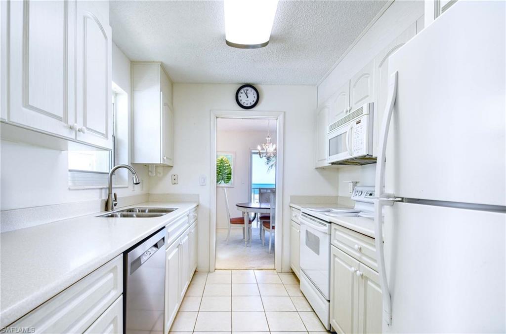 2151 Gulf Shore BLVD N # 204