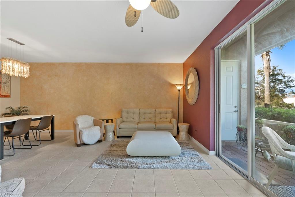 9838 Roundstone CIR