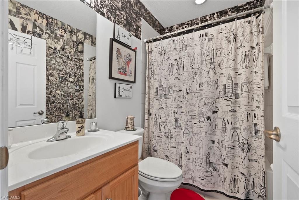 9838 Roundstone CIR