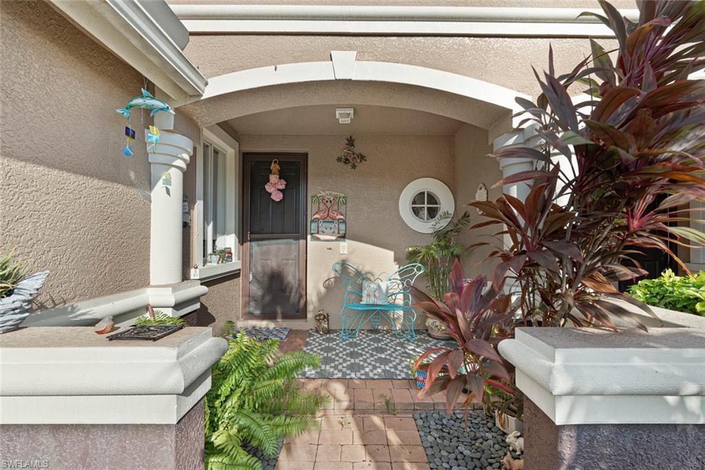 9838 Roundstone CIR