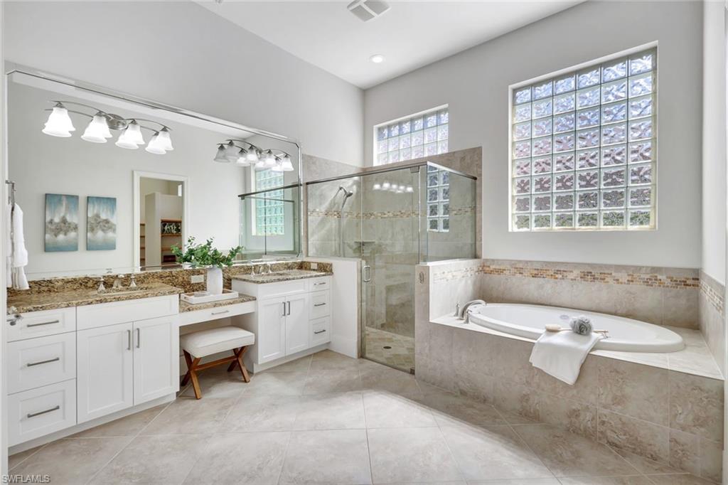 5717 Hammock Isles DR