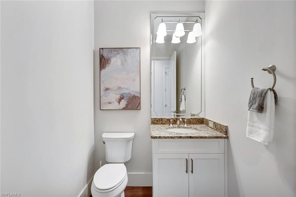 5717 Hammock Isles DR